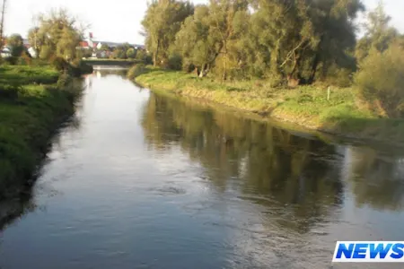 Axan çay saniyələr içində yox oldu - QƏRİBƏ HADİSƏ - VİDEO