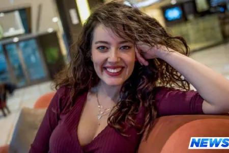 Hamilə aktrisanın canı ağ sabun çəkir - FOTO