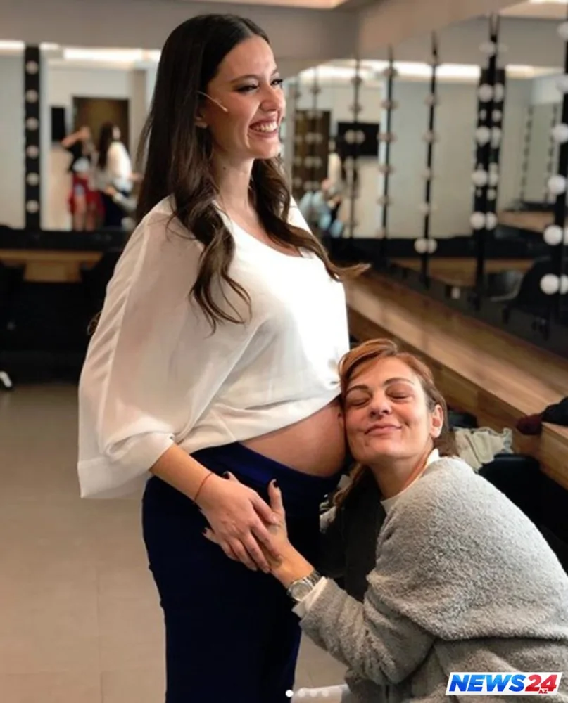 Hamilə aktrisanın canı ağ sabun çəkir - FOTO