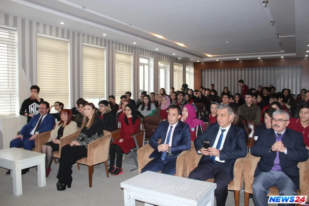 Qənirə Paşayeva Bakı Anadolu Türk Liseyində gənclərlə görüşüb