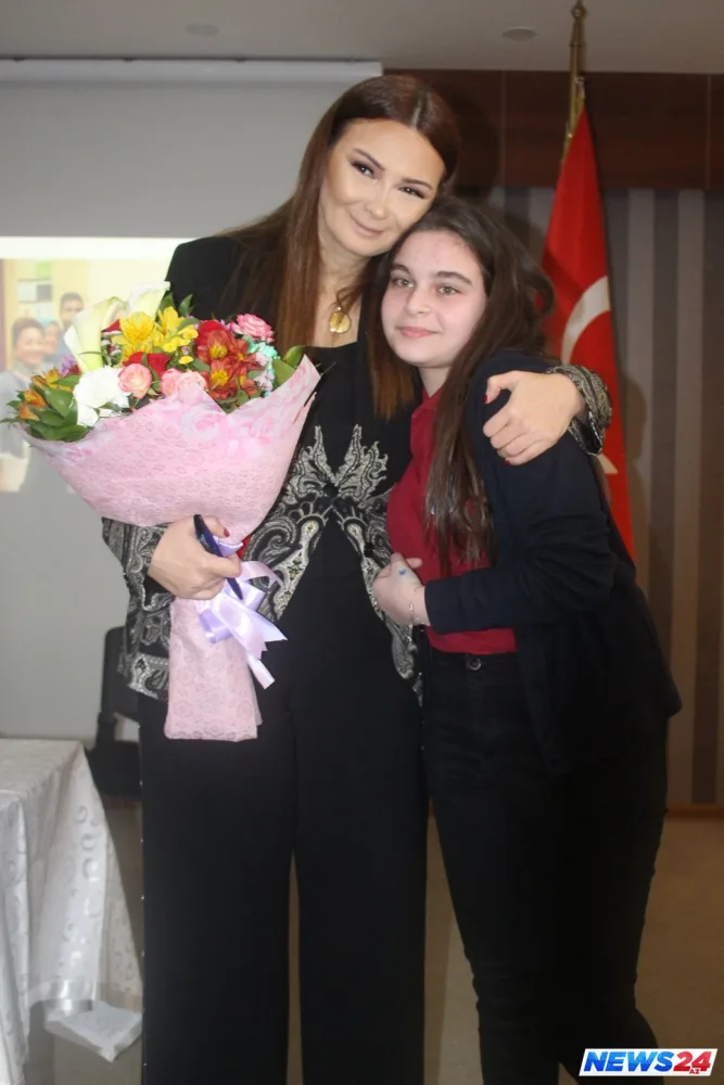 Qənirə Paşayeva Bakı Anadolu Türk Liseyində gənclərlə görüşüb