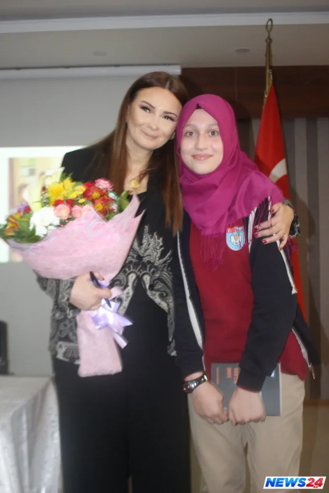Qənirə Paşayeva Bakı Anadolu Türk Liseyində gənclərlə görüşüb