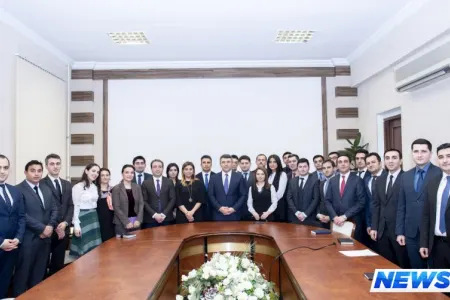 Kənd təsərrüfatı naziri xaricdə təhsil almış əməkdaşları ilə görüşüb