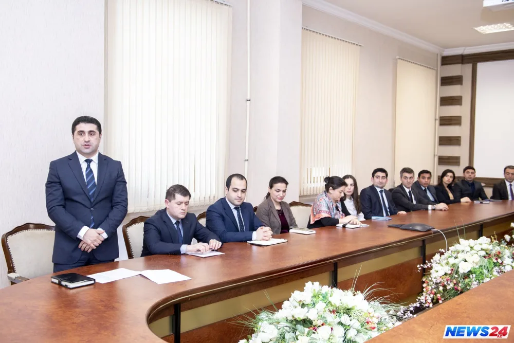 Kənd təsərrüfatı naziri xaricdə təhsil almış əməkdaşları ilə görüşüb