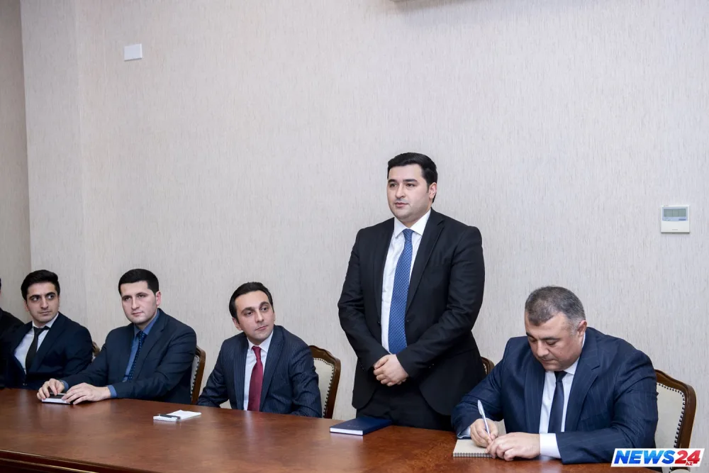 Kənd təsərrüfatı naziri xaricdə təhsil almış əməkdaşları ilə görüşüb