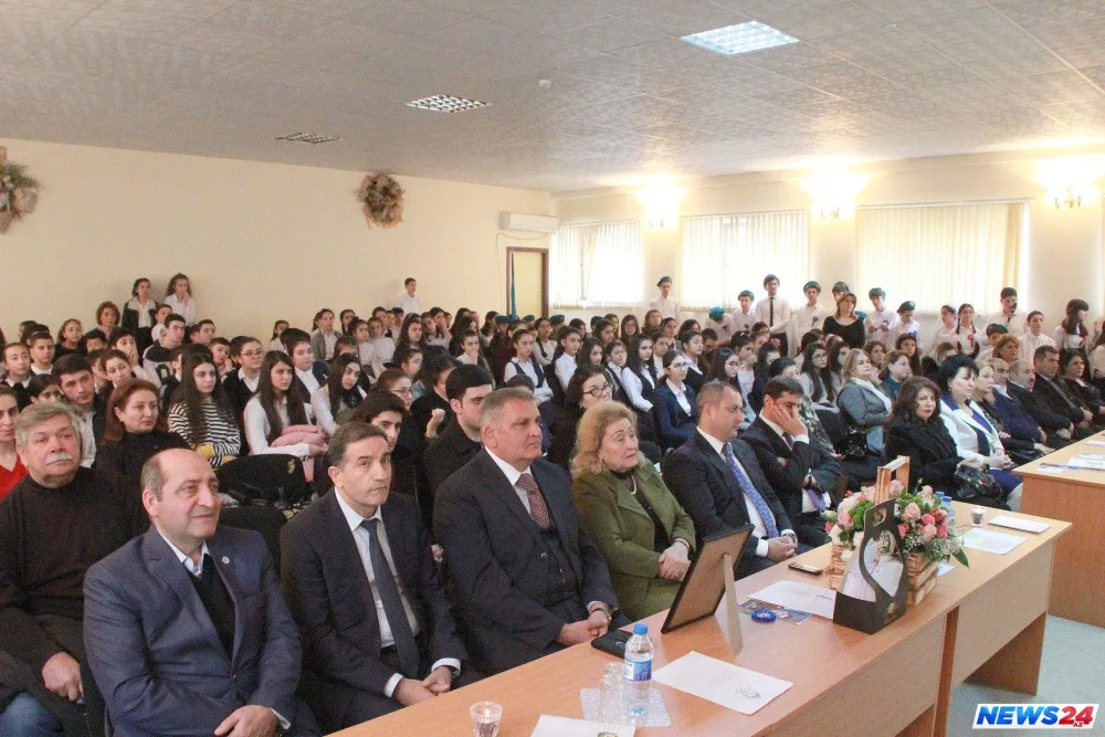 Millət vəkili Adil Əliyev: "Şəhidlərimizi dünyaya gətirən analarımızın qarşısında baş əyirəm" - FOTO