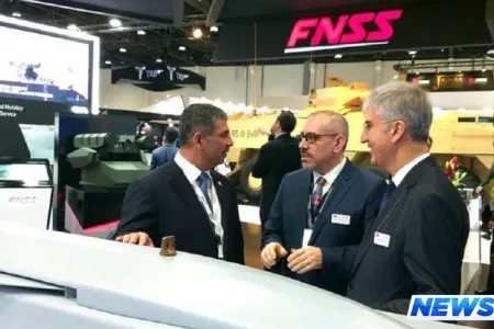 Azərbaycanın Müdafiə naziri Türkiyənin müdafiə sənayesi şirkətlərinin məhsulları ilə tanış olub - FOTO