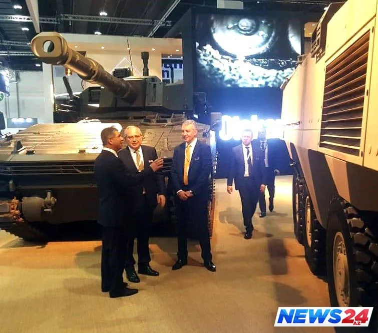 Azərbaycanın Müdafiə naziri Türkiyənin müdafiə sənayesi şirkətlərinin məhsulları ilə tanış olub - FOTO