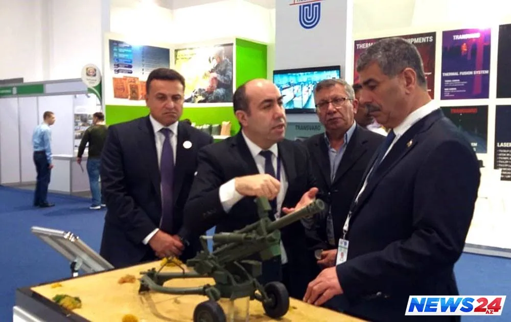 Azərbaycanın Müdafiə naziri Türkiyənin müdafiə sənayesi şirkətlərinin məhsulları ilə tanış olub - FOTO