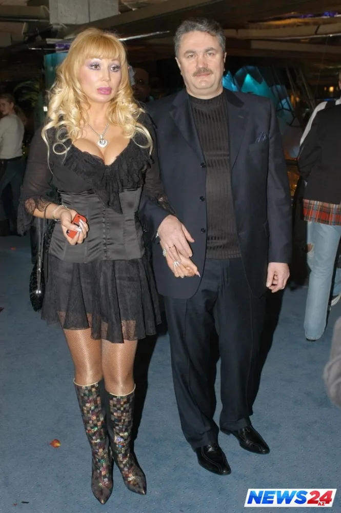 Məşhur müğənni ərini evdən qovdu - FOTO