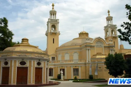 Rusiyanın tanınmış piano ifaçısı Adam Qutseriyev Bakıda konsert verib