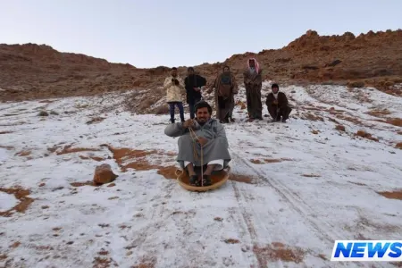 Səudiyyə Ərəbistanının şimalına qar yağıb - FOTO
