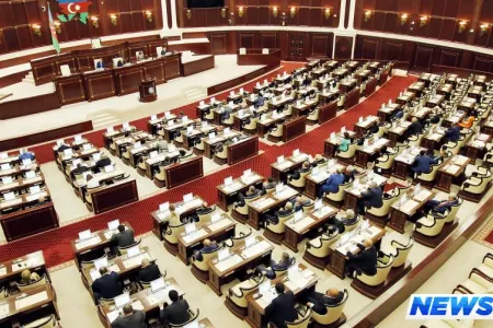 Dövlət gerbinin və himninin istifadəsi qaydaları ilə bağlı qanun layihələri qəbul edilib
