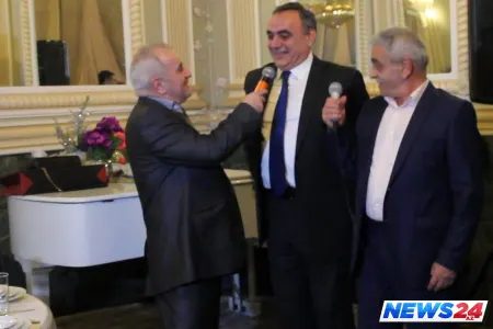 Aktyor Füzuli Hüseynov mahnı oxudu - VİDEO