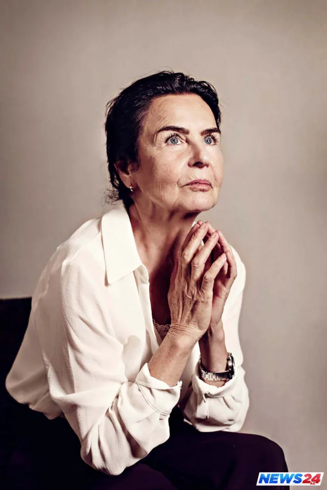 Məşhur aktrisa təcili əməliyyat olundu - FOTO