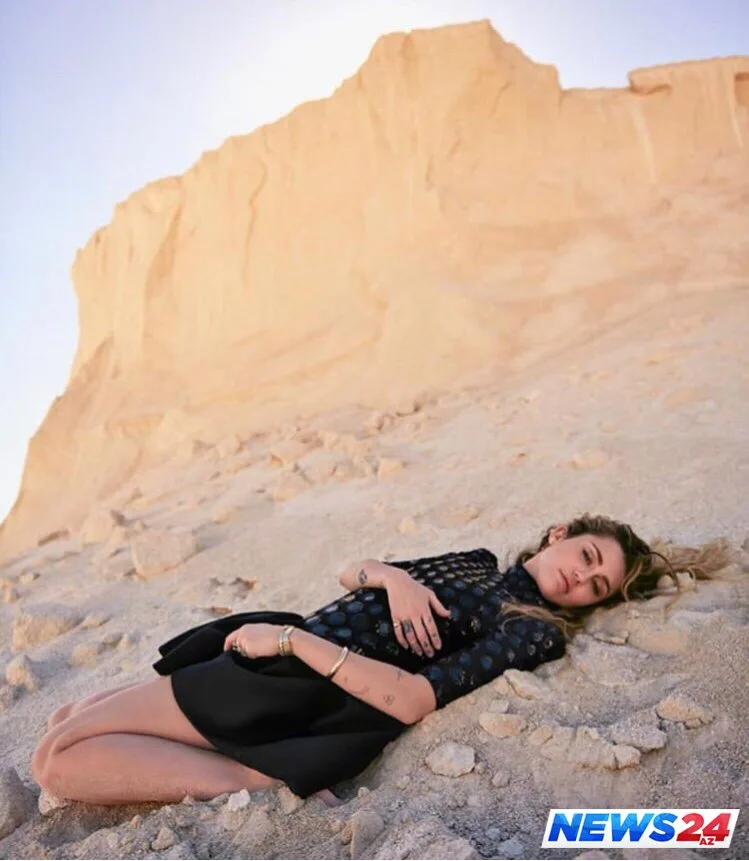 Məşhur müğənni homoseksualları təmsil etdiyini açıqladı