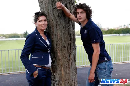 Tanınmış futbolçu anasını qovdu