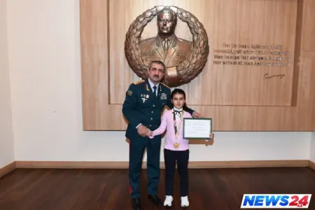 General İranda erməni bayrağına etiraz edən Zəhranı mükafatlandırdı