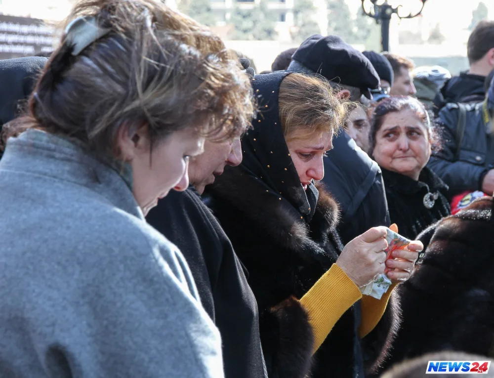 Anaların 27 illik fəryadı - FOTO - VİDEO