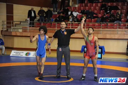 Gənclər arasında sərbəst və Yunan-Roma güləşi üzrə Azərbaycan çempionatı keçirilib - FOTO