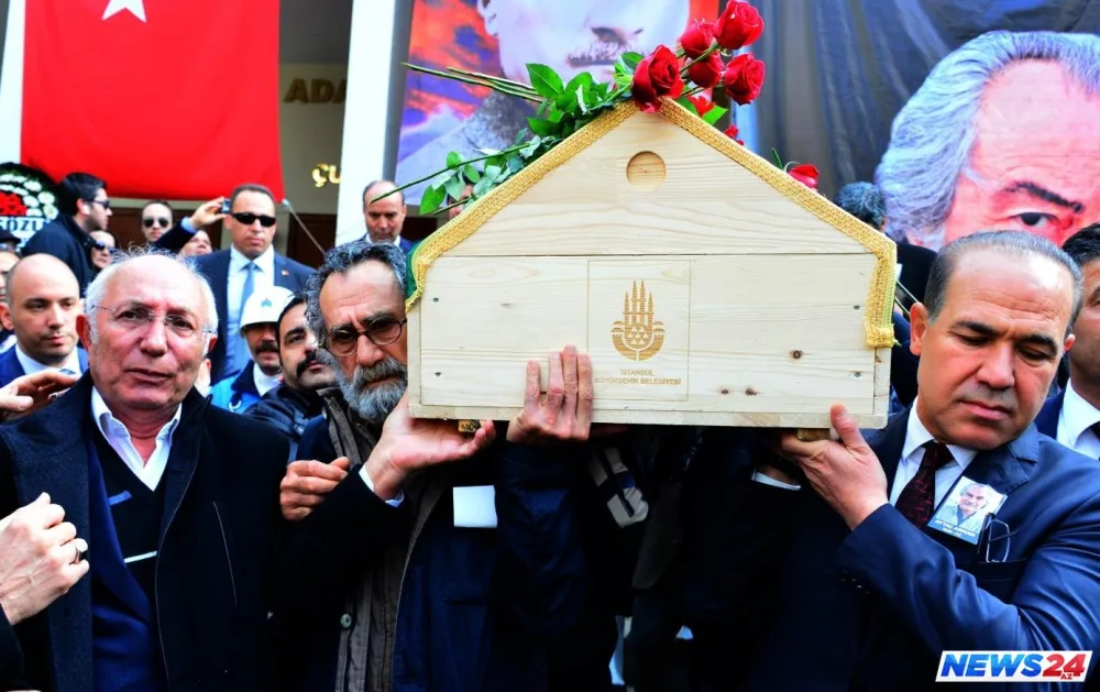 Məşhur aktyor son mənzilə yola salındı - FOTO