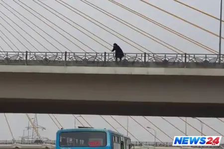 Bakıda qadın intihar körpüsünə çıxdı - EKSKLÜZİV