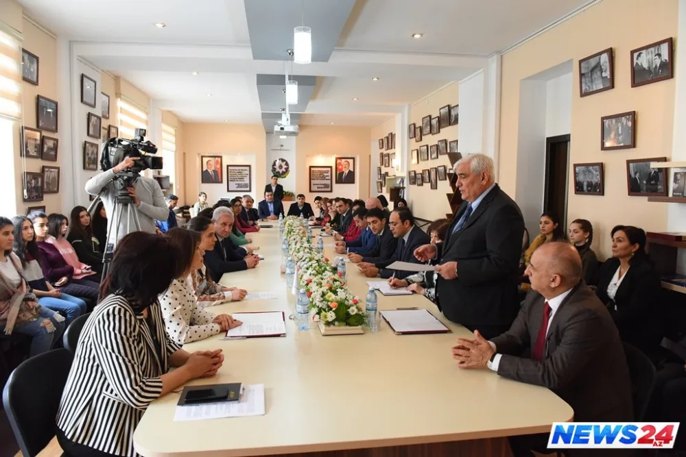 Dillər Universiteti ilə BTMİF arasında memorandum imzalanıb