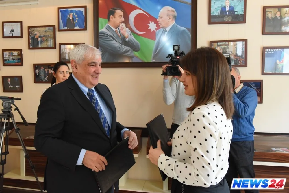 Dillər Universiteti ilə BTMİF arasında memorandum imzalanıb