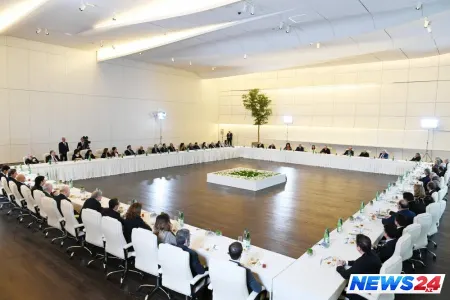 Azərbaycan Prezidenti və birinci xanım incəsənət xadimləri ilə görüşüblər-VİDEO