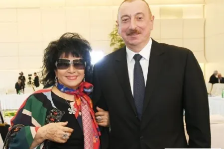 Sənətçilərin prezidentlə görüşündən - Fotolar