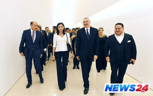 Sənətçilərin prezidentlə görüşündən - Fotolar