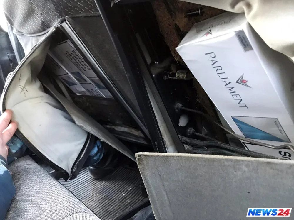 Aksiz markası olmayan siqaretlər, spirtli içkilər, mobil telefonlar aşkar edilib