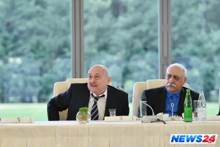 Aleksandr Şarovski Rus Dram Teatrına akademik statusunun verilməsini istəyib