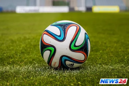 Məşhur futbolçu Bakıya gəlir - FOTO