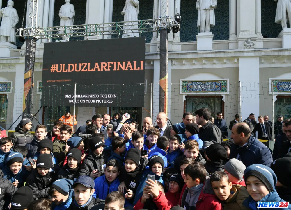 Prezident İlham Əliyev “Bakı 2019: Ulduzlar Finalı” qarşılaşmasını izləyib