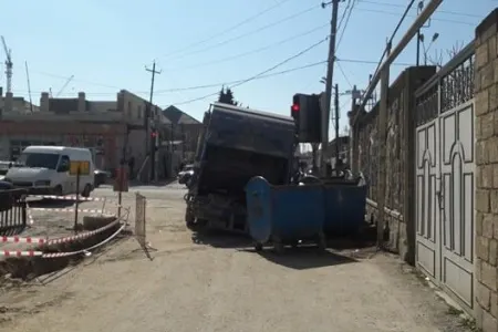 Xırdalanda yol çökdü - EKSKLÜZİV - FOTO