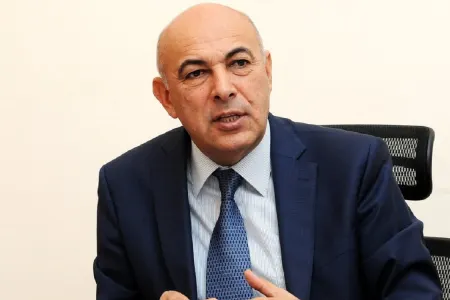 Prezident Ədalət Vəliyevi ordenlə təltif etdi