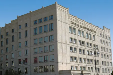 Avtomobildə gizlədilmiş spirtli içki və dərman preparatları aşkarlanıb