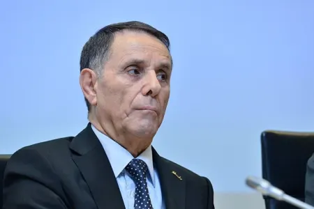 Baş Nazirdən avtobus və taksilərlə bağlı yeni qərar