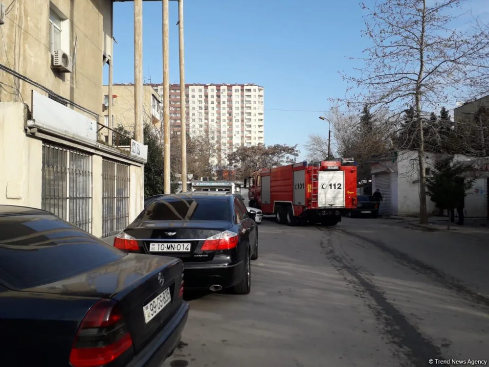 Binəqədidə yaşayış binasında yanğın - FOTO