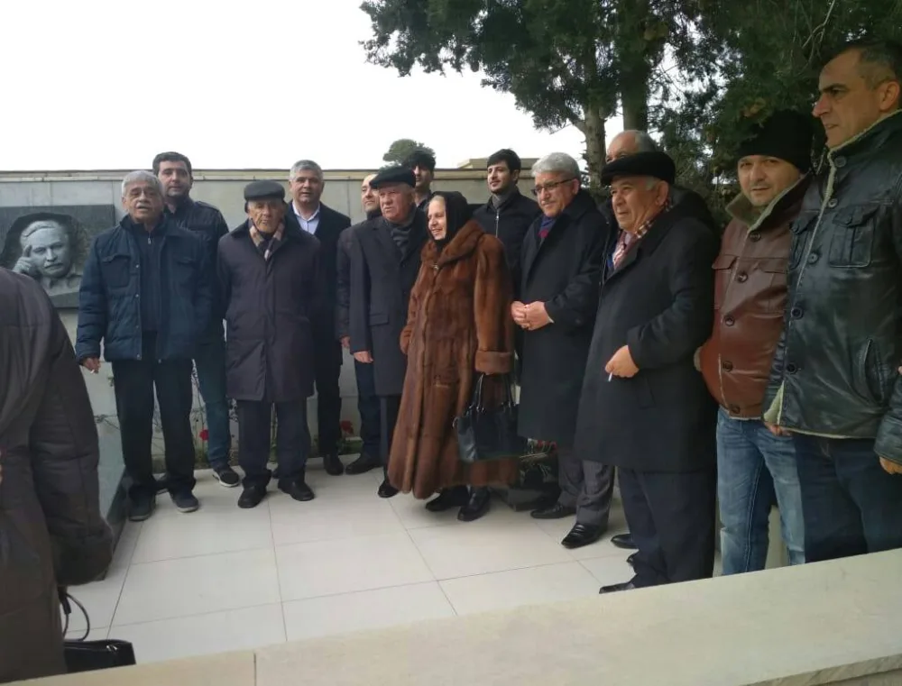 Əlfi Qasımovun anım günü keçirilib – FOTO
