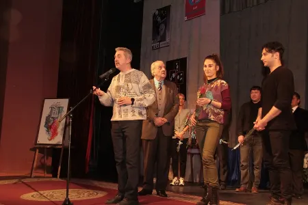 “Bir, iki – bizimki!” tamaşası festivalın qalibi olub