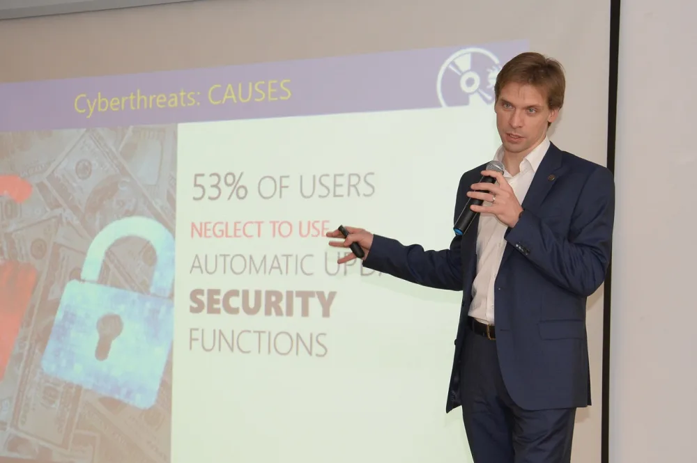 Kibertəhlükəsizlik həlləri üzrə beynəlxalq seminar öz işinə başlayıb - FOTO