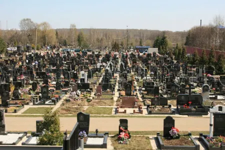 Yasamalda bir qəbr - 7000 - 9000 AZN - FOTO