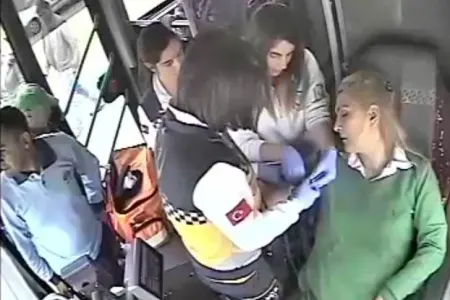 Avtobusda DƏHŞƏT anı! Hər şey bir anda baş verdi - FOTO