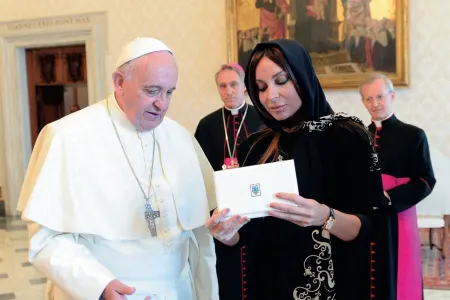 Mehriban Əliyeva Roma Papası Fransiskə təbrik məktubu ünvanlayıb