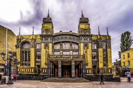 Afaq Abbasova üç ölkənin opera ulduzu ilə eyni səhnəni paylaşacaq - FOTO