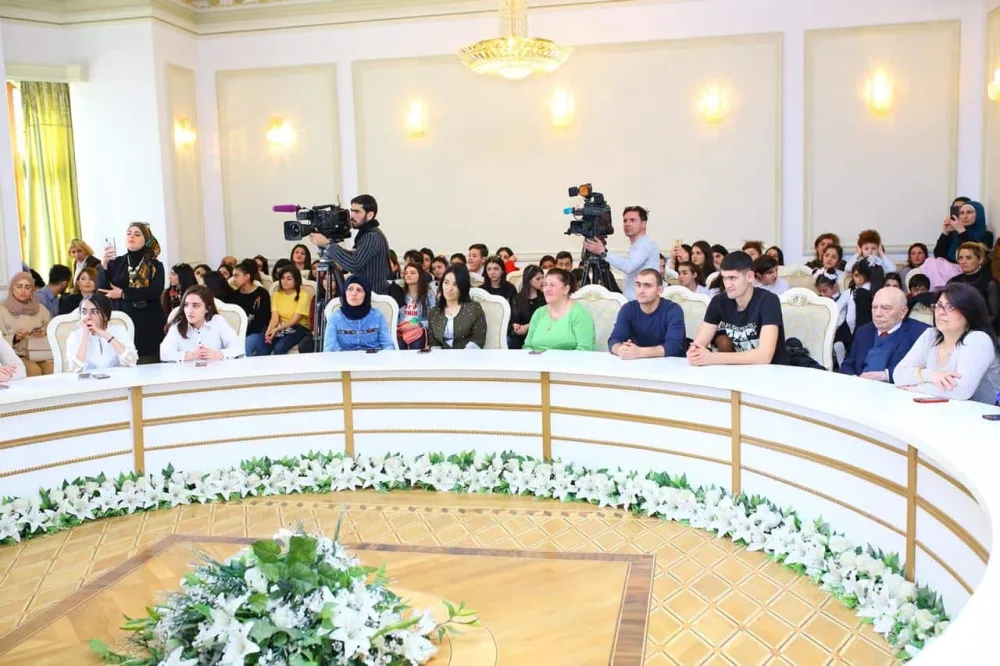 Tanınmış şairlərlə lal və kar oxucuların görüşü olub - FOTO