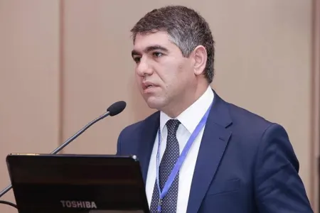 “Bu qərar kredit faizlərinin aşağı düşəcəyinə təsir etməyəcək” - Vüqar Bayramov