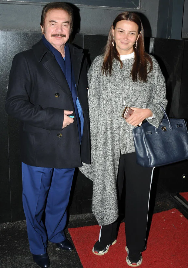 Millət vəkili Qənirə Paşayeva türk müğənnisi Orhan Gencebayla - FOTO